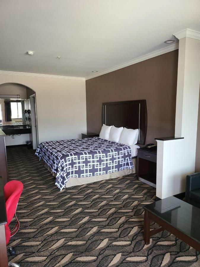 Palace Inn Sam Houston Race Park West Road Экстерьер фото