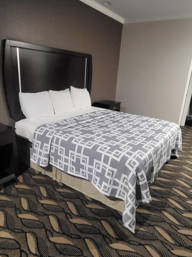 Palace Inn Sam Houston Race Park West Road Экстерьер фото