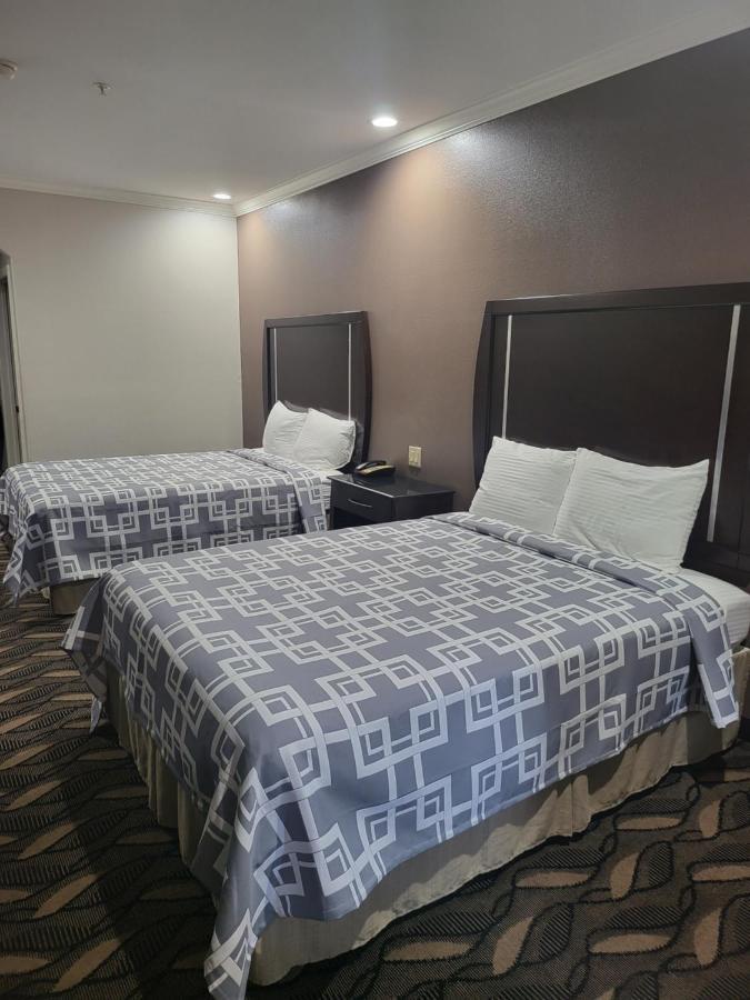 Palace Inn Sam Houston Race Park West Road Экстерьер фото