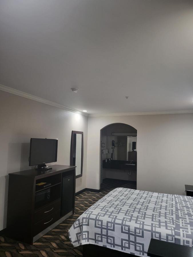 Palace Inn Sam Houston Race Park West Road Экстерьер фото